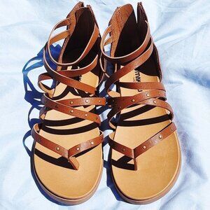 Makalu California Brown Flat Open Toe Strappy Sandals Women's Shoes Size 7.5